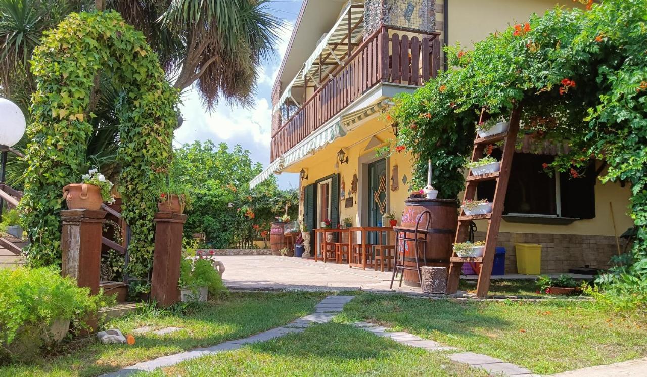 Bed and Breakfast Il Laghetto Castrovillari Exterior foto