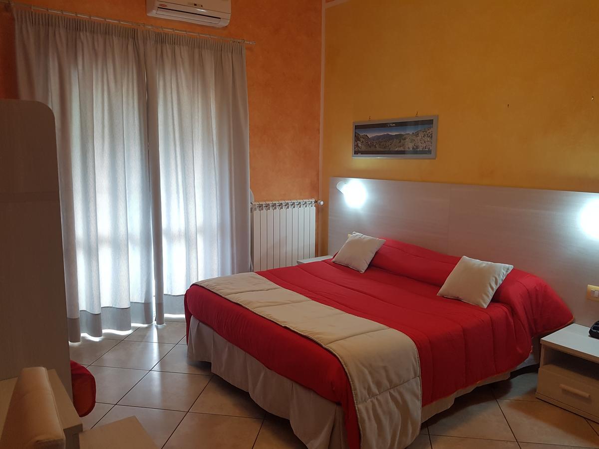 Bed and Breakfast Il Laghetto Castrovillari Exterior foto