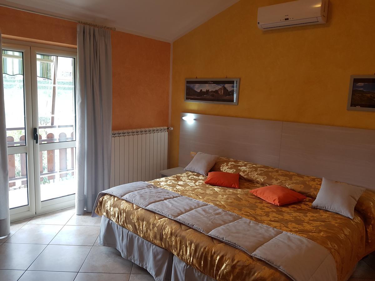 Bed and Breakfast Il Laghetto Castrovillari Exterior foto